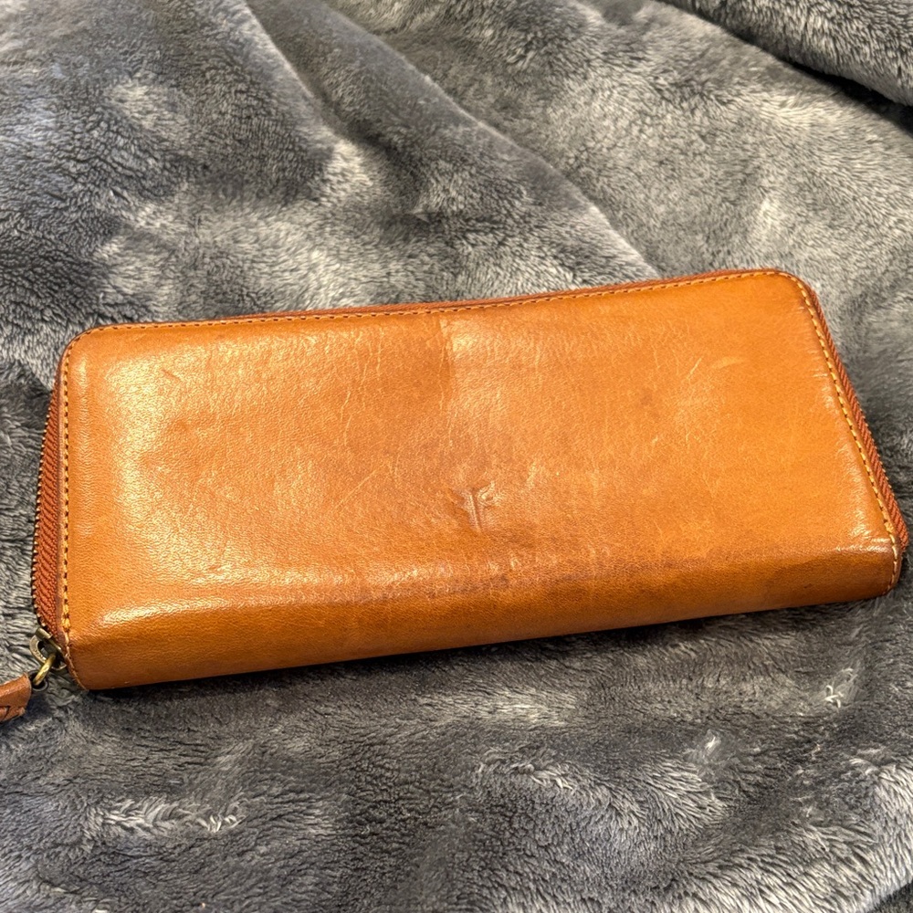 Frye Leather zip wallet